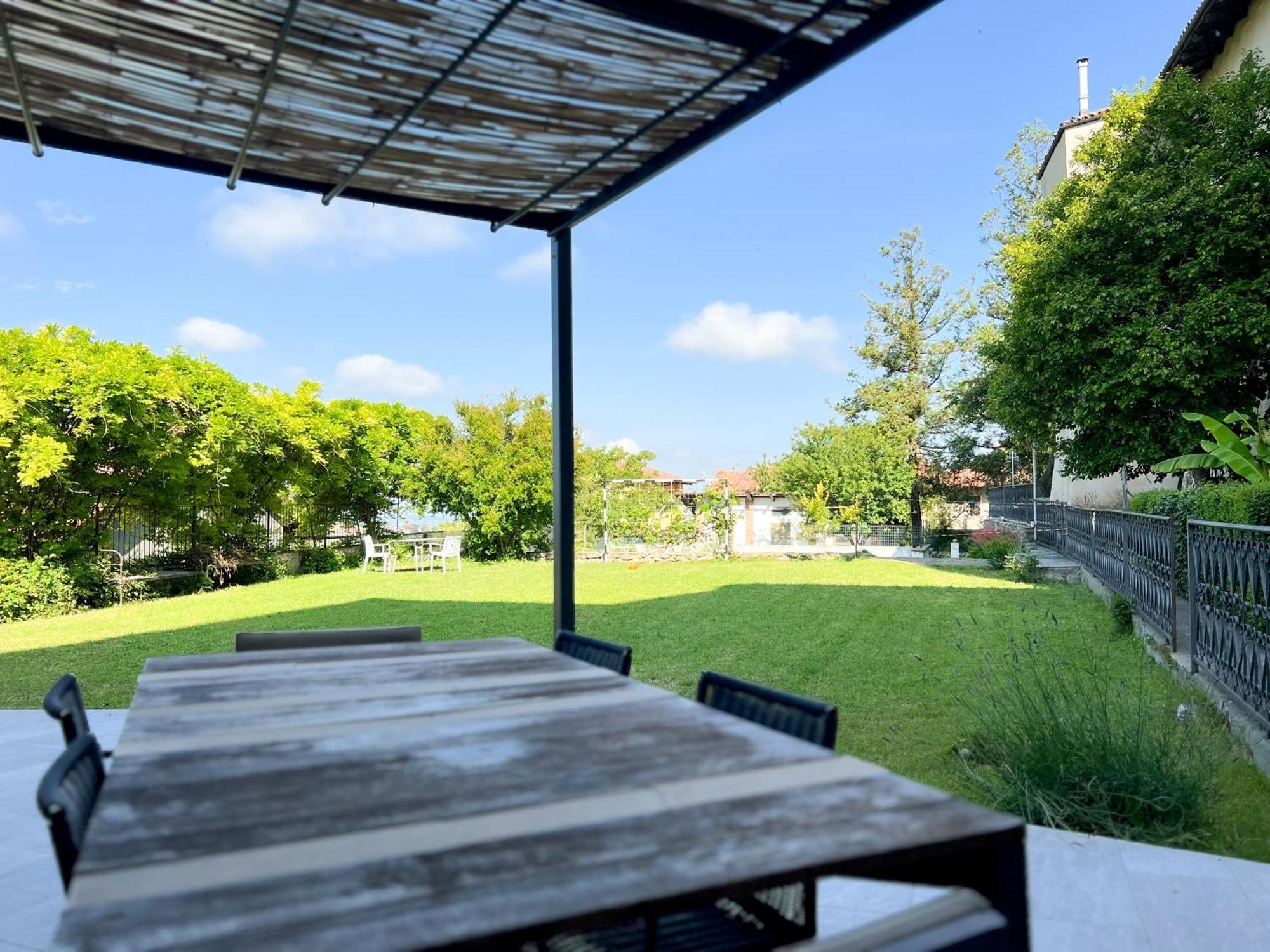 Comecasa 2 Bedrooms With Garden Apartment Benevello Exterior photo